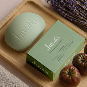 Savon main à la tomate noire